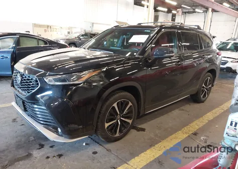 2021 Toyota Highlander Xse z USA, uszkodzony, nr VIN 5TDLZRBH5MS127775